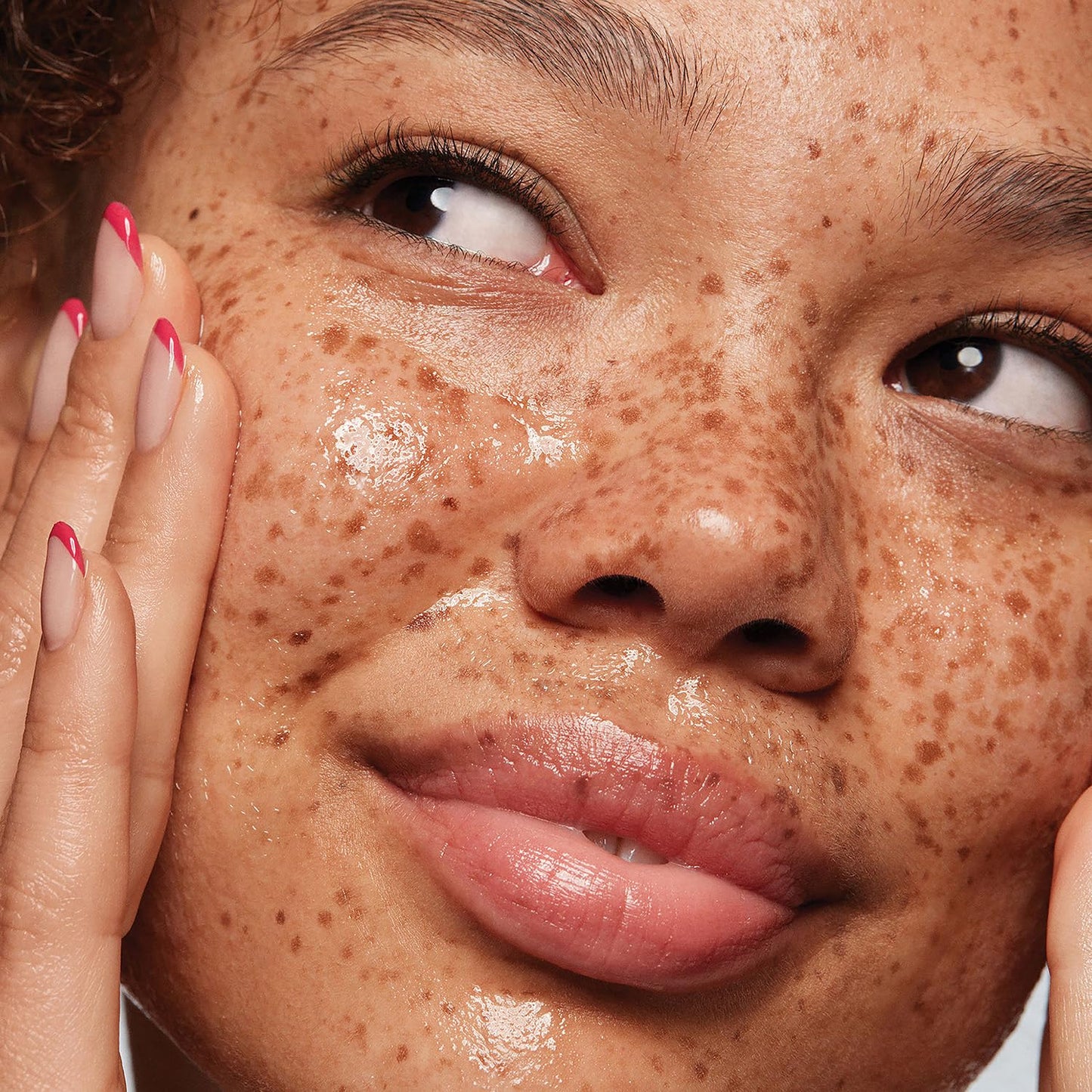 Almay Moisturizing Makeup Remover & Cleanser 4 oz – 48-Piece Wholesale Lot